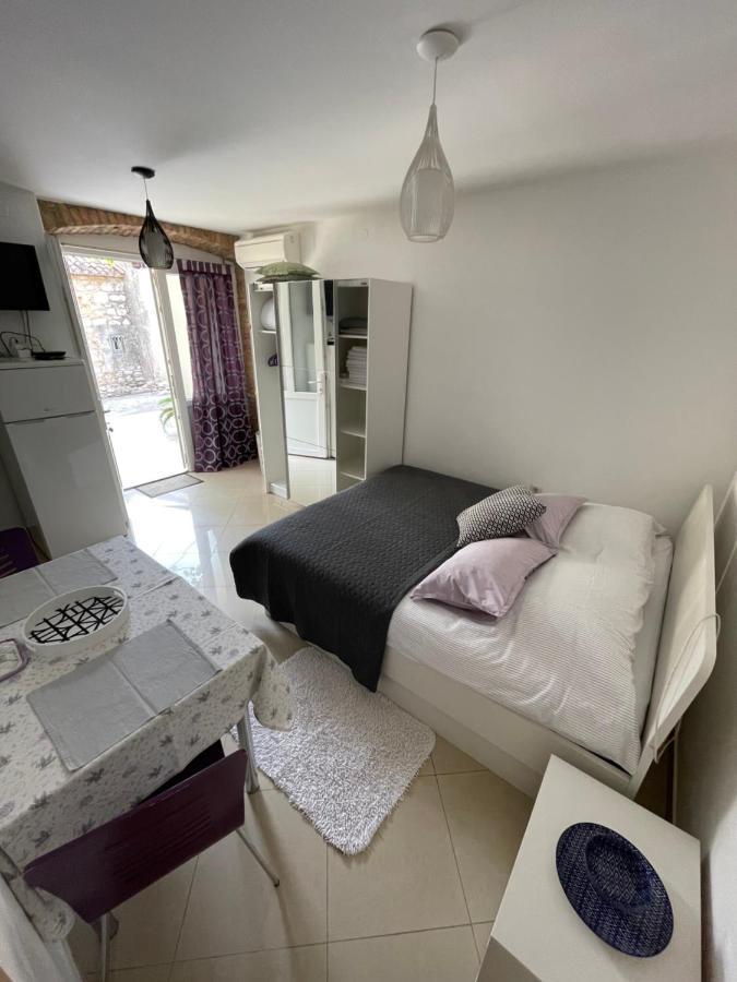 Studio Apartment Klaric Vis Kültér fotó