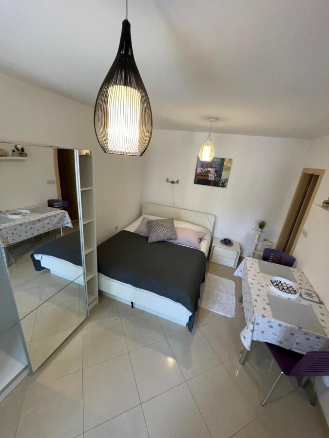Studio Apartment Klaric Vis Kültér fotó